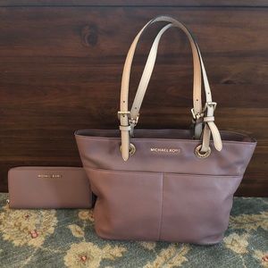 Michael Kors shoulder bag and matching wallet